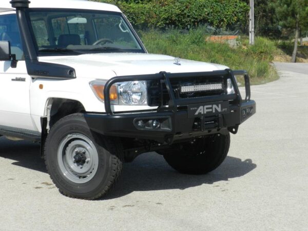 Looped Hilux 2018-2020