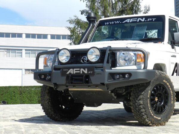 Looped Hilux 2018-2020