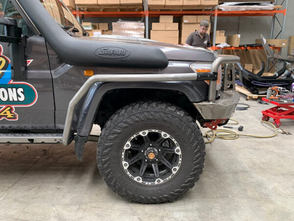 76 Series Rocksliders with Scrub Rails
