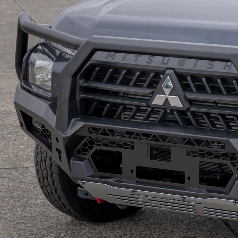 ROCKARMOR GT BULL BAR - MITSUBISHI MV TRITON