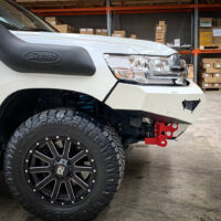 OFFROAD ANIMAL PREDATOR BULL BAR - LC200 2015-2021