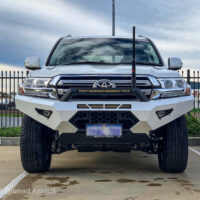 OFFROAD ANIMAL PREDATOR BULL BAR - LC200 2015-2021