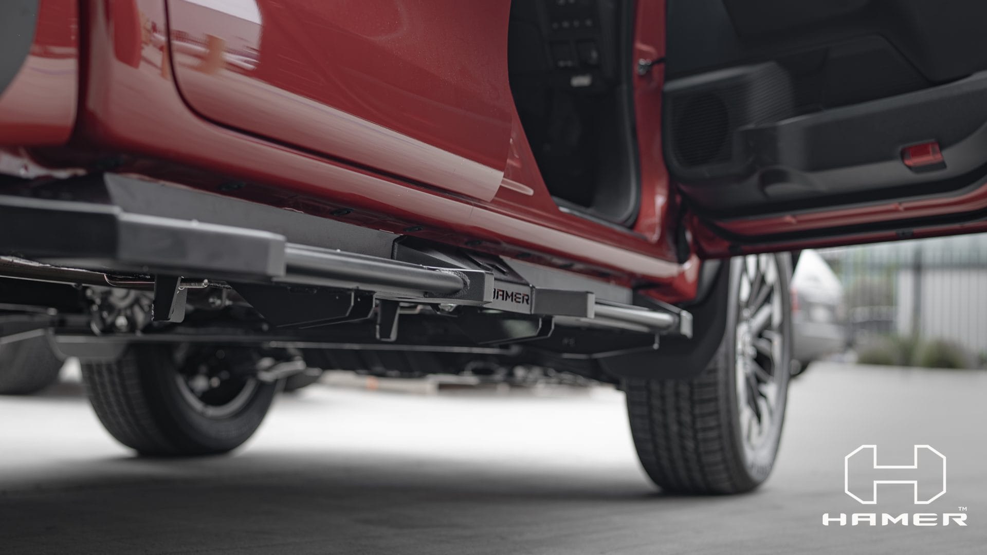 HAMER 4X4 SHADOW SIDE STEPS - TOYOTA HILUX N90 2026+