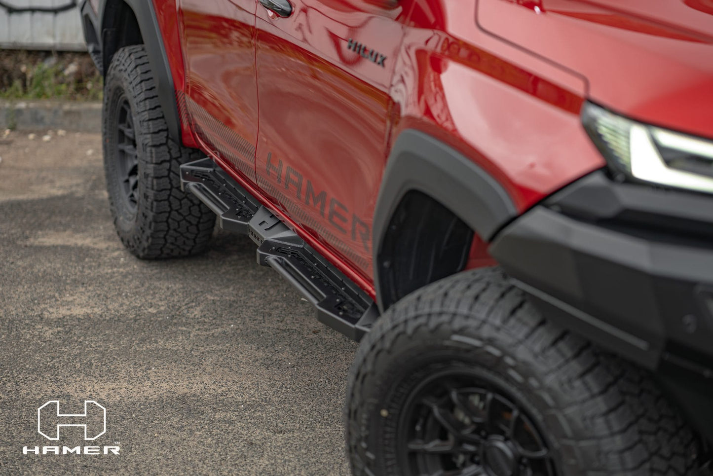 HAMER 4X4 SHADOW SIDE STEPS - TOYOTA HILUX N90 2026+