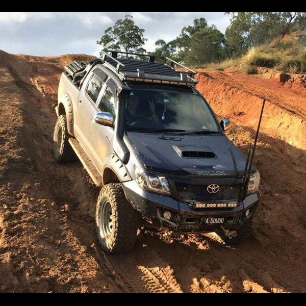 RHINO 4X4 3D EVOLUTION FRONT BAR - HILUX 2012-2015