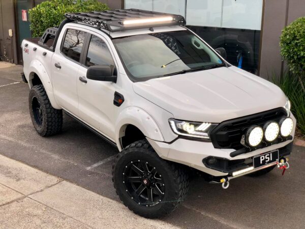 white autoMax 4x4