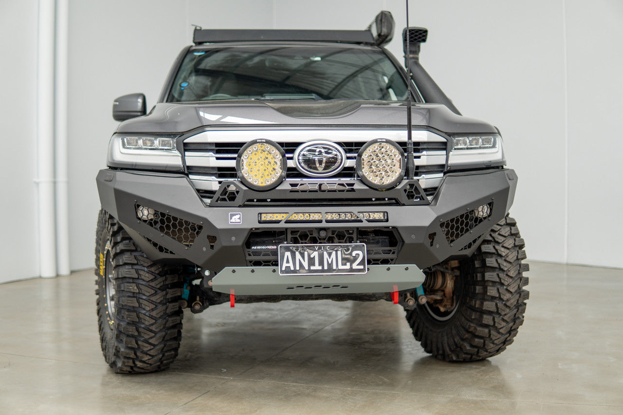 OFFROAD ANIMAL PREDATOR BULL BAR - LC300 2021+